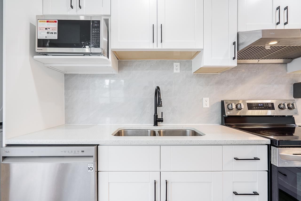 10875 143 STREET Image 10