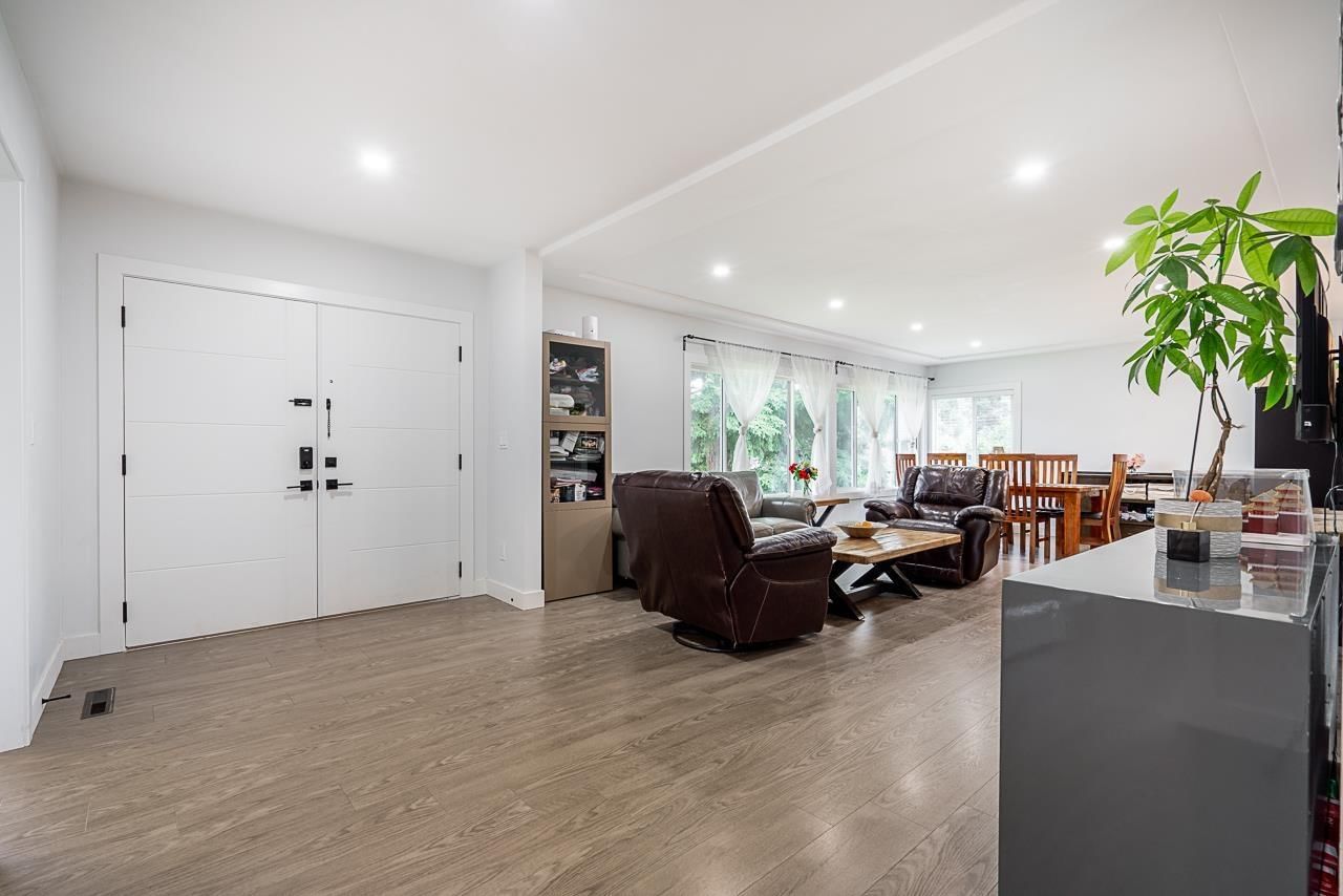 10875 143 STREET Image 2
