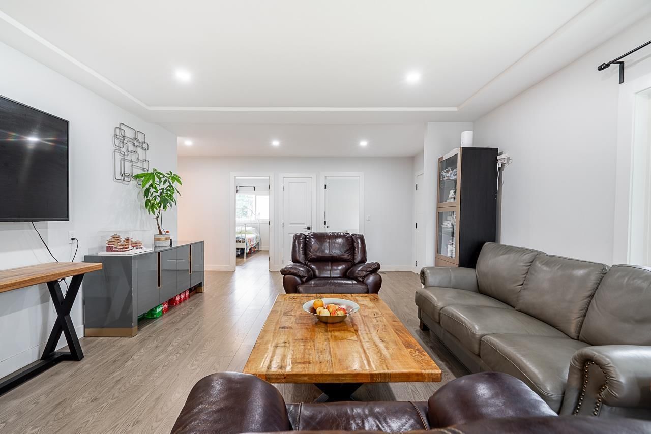 10875 143 STREET Image 4
