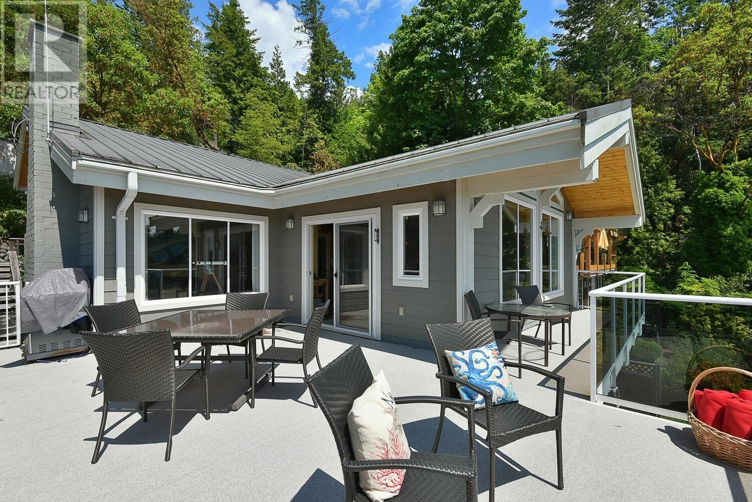 4850 SINCLAIR BAY ROAD Image 18