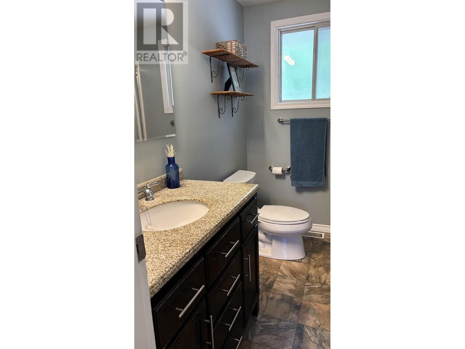 42 BARTHOLOMEW STREET Image 13