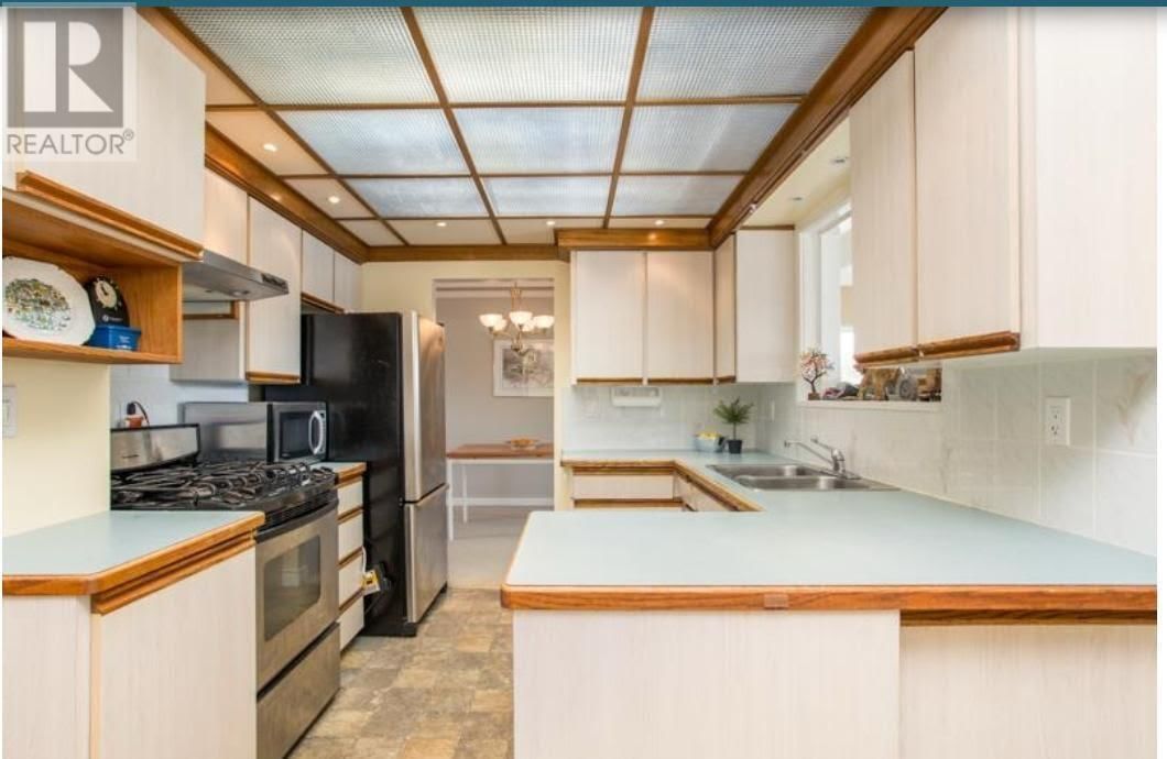5182 57A STREET Image 8