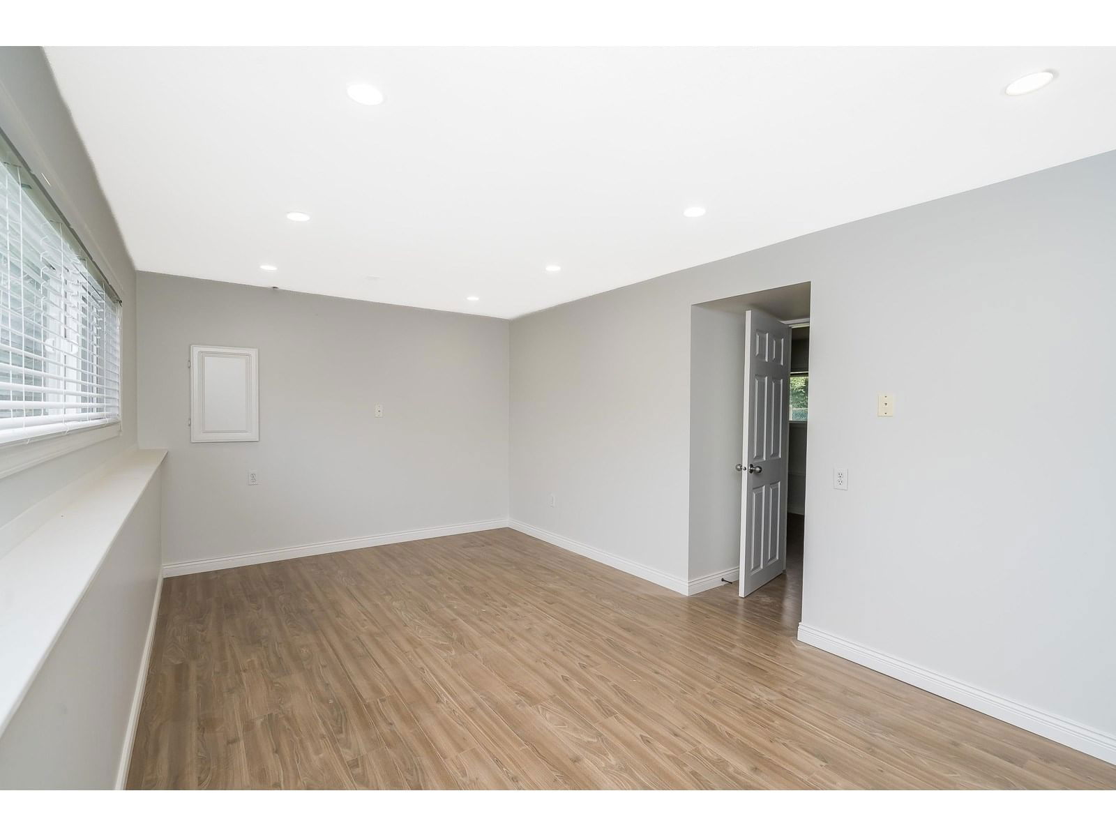 45290 SPRUCE DRIVE Image 24