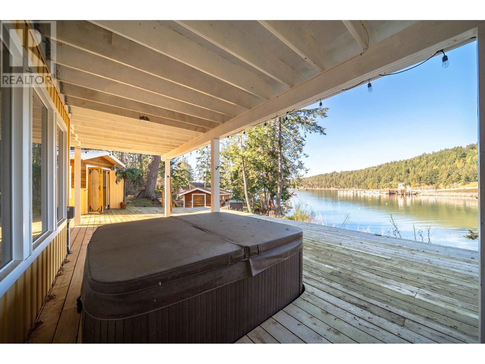 225 MARINERS WAY Image 14