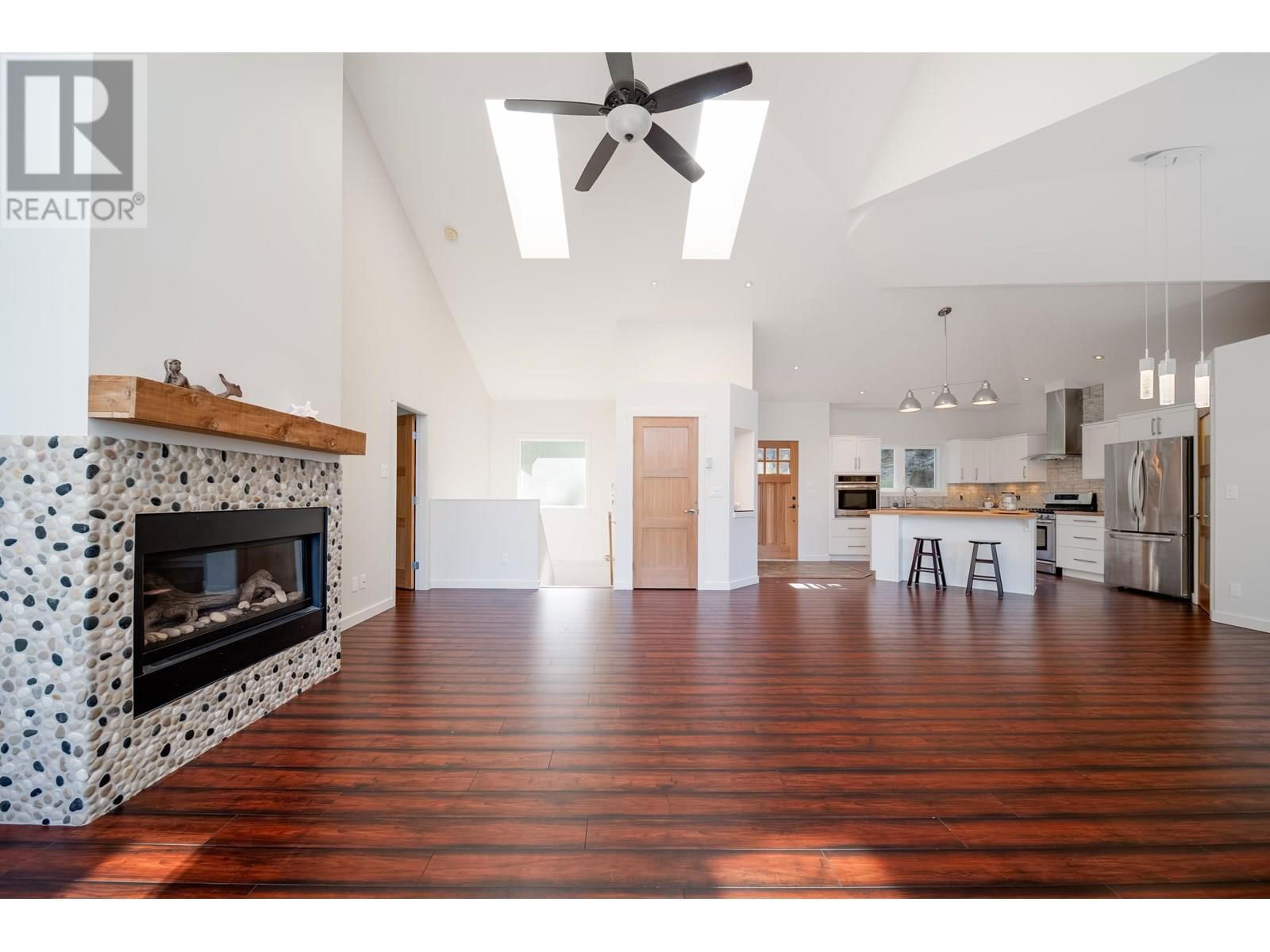 225 MARINERS WAY Image 18