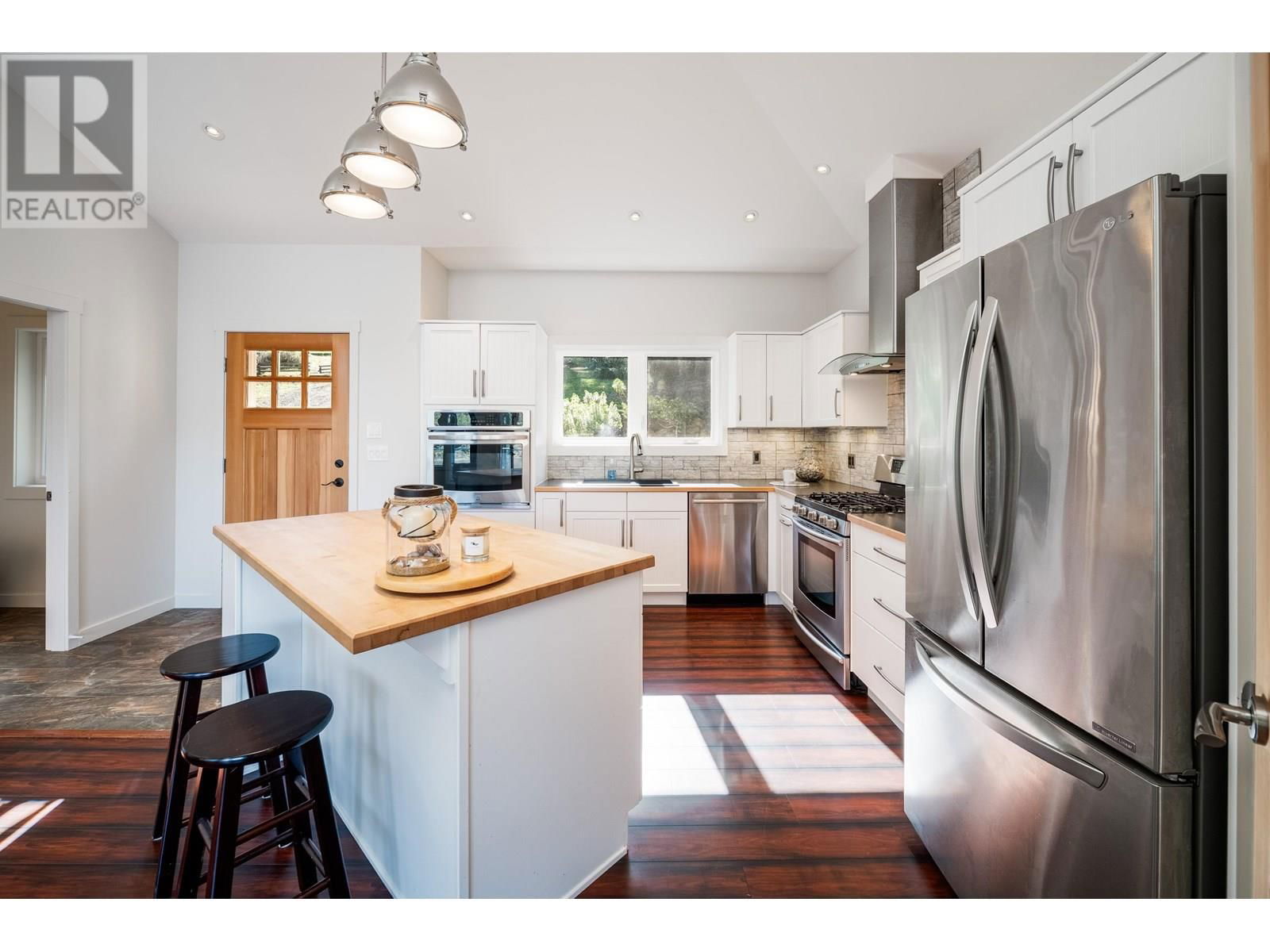 225 MARINERS WAY Image 21
