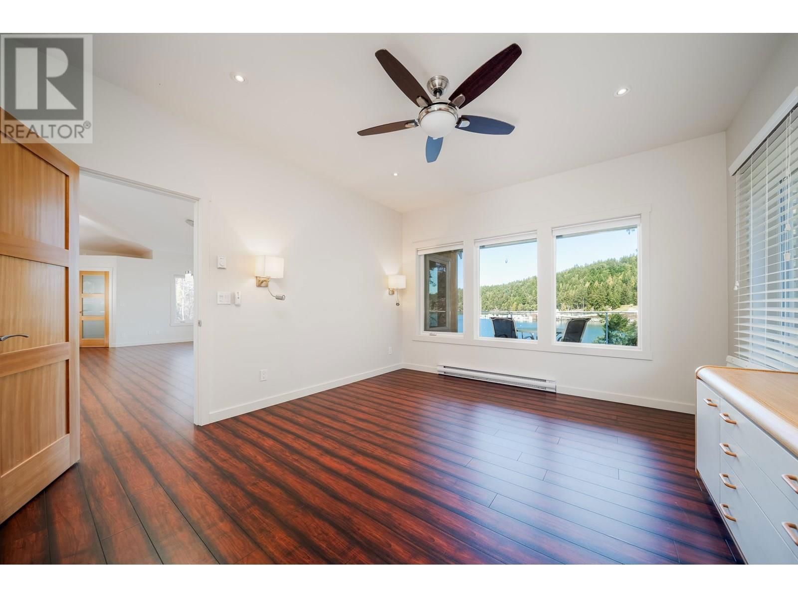 225 MARINERS WAY Image 23