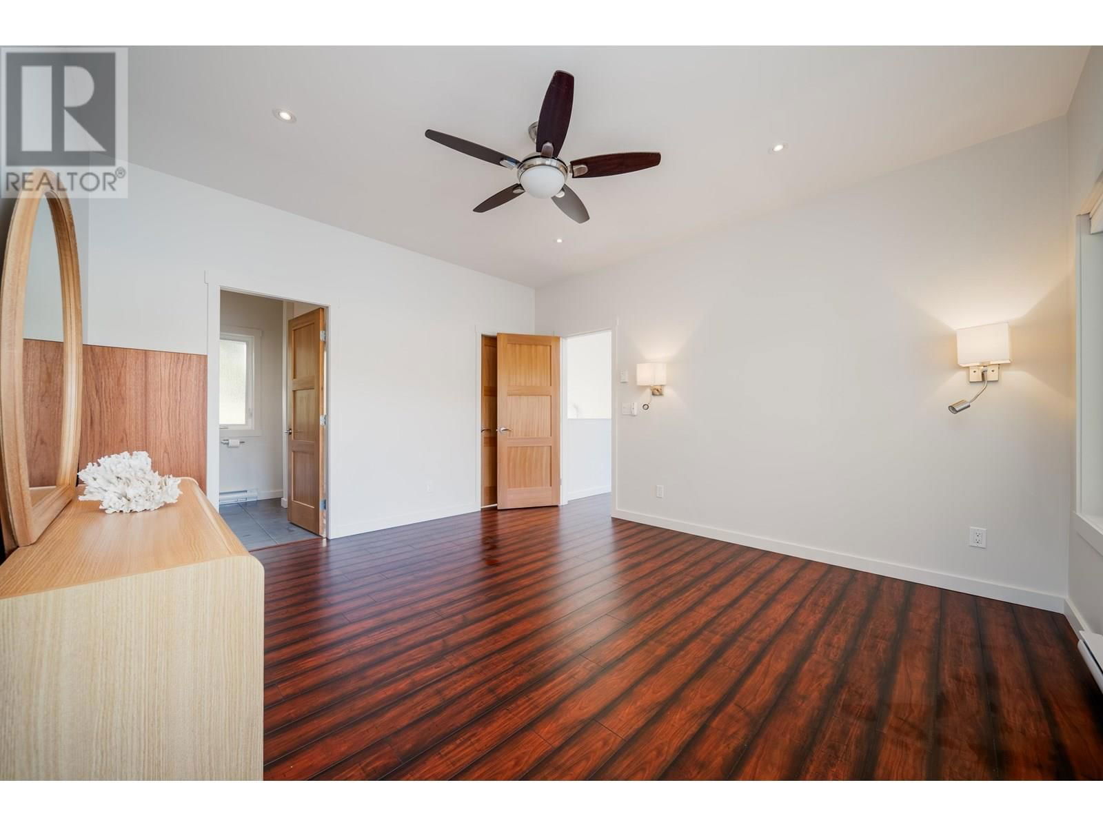 225 MARINERS WAY Image 24