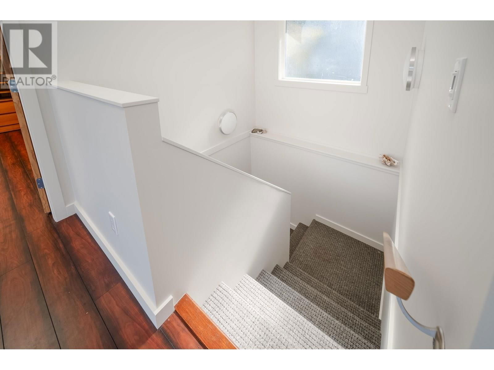 225 MARINERS WAY Image 26
