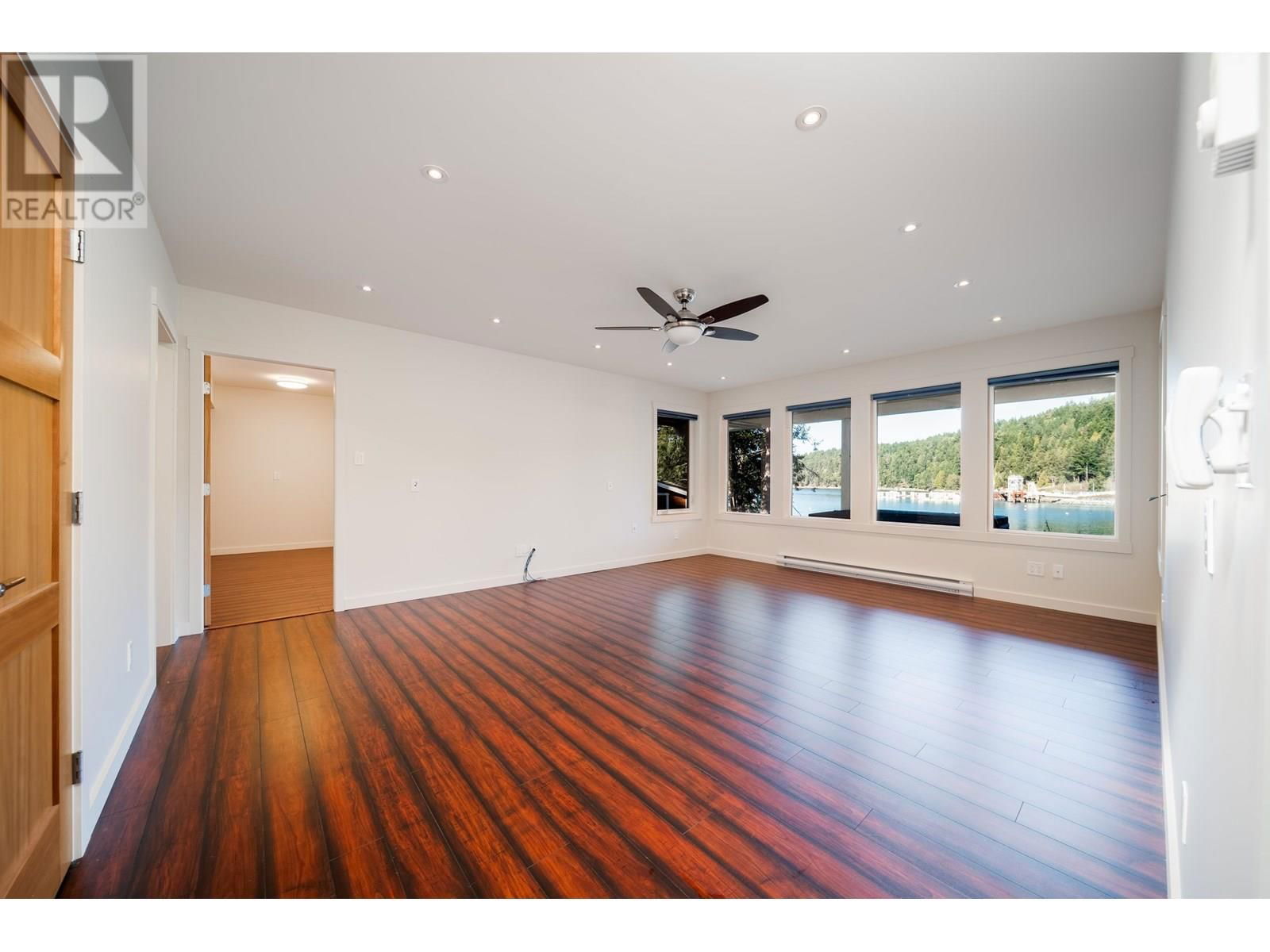 225 MARINERS WAY Image 27