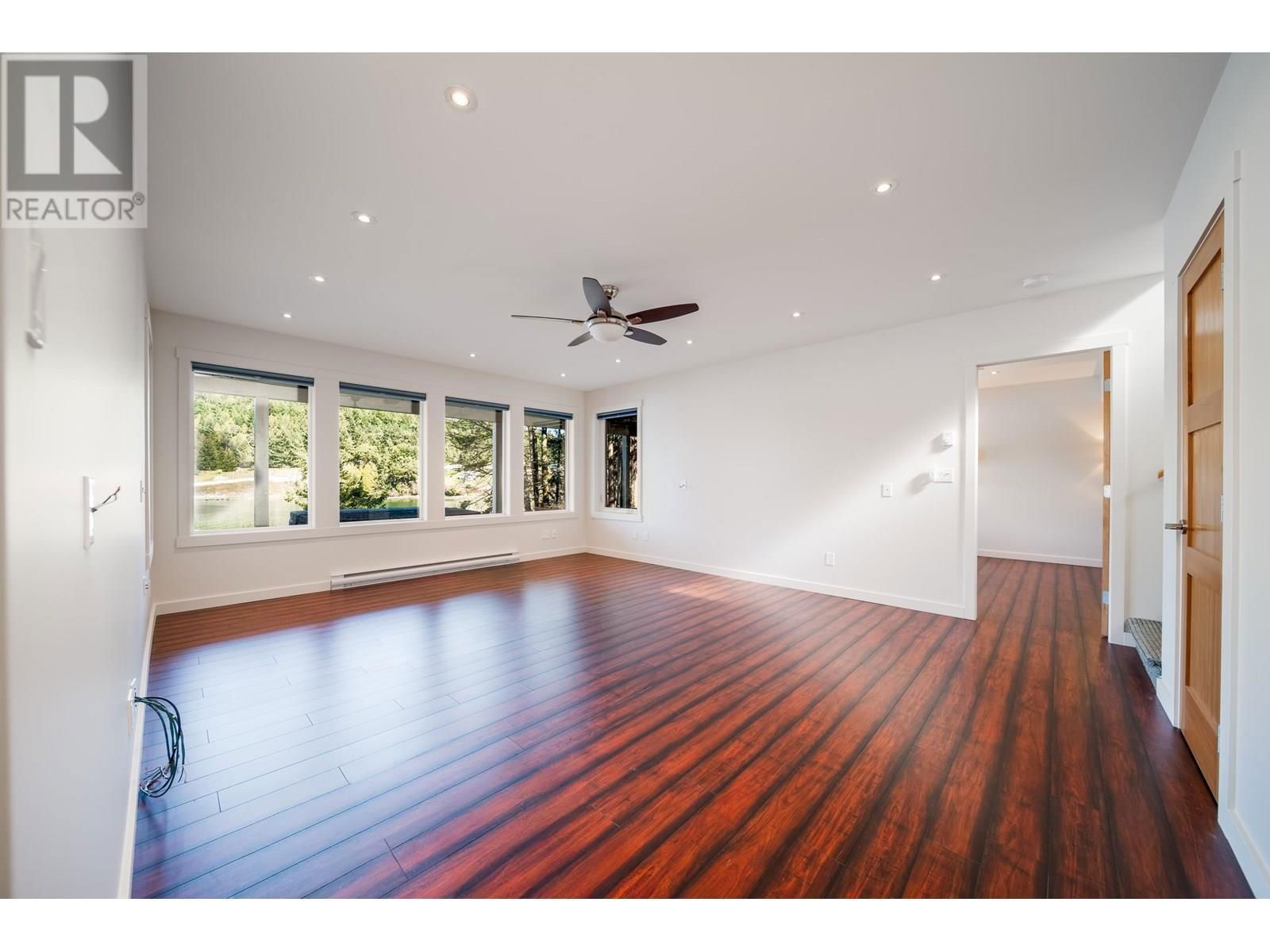 225 MARINERS WAY Image 28
