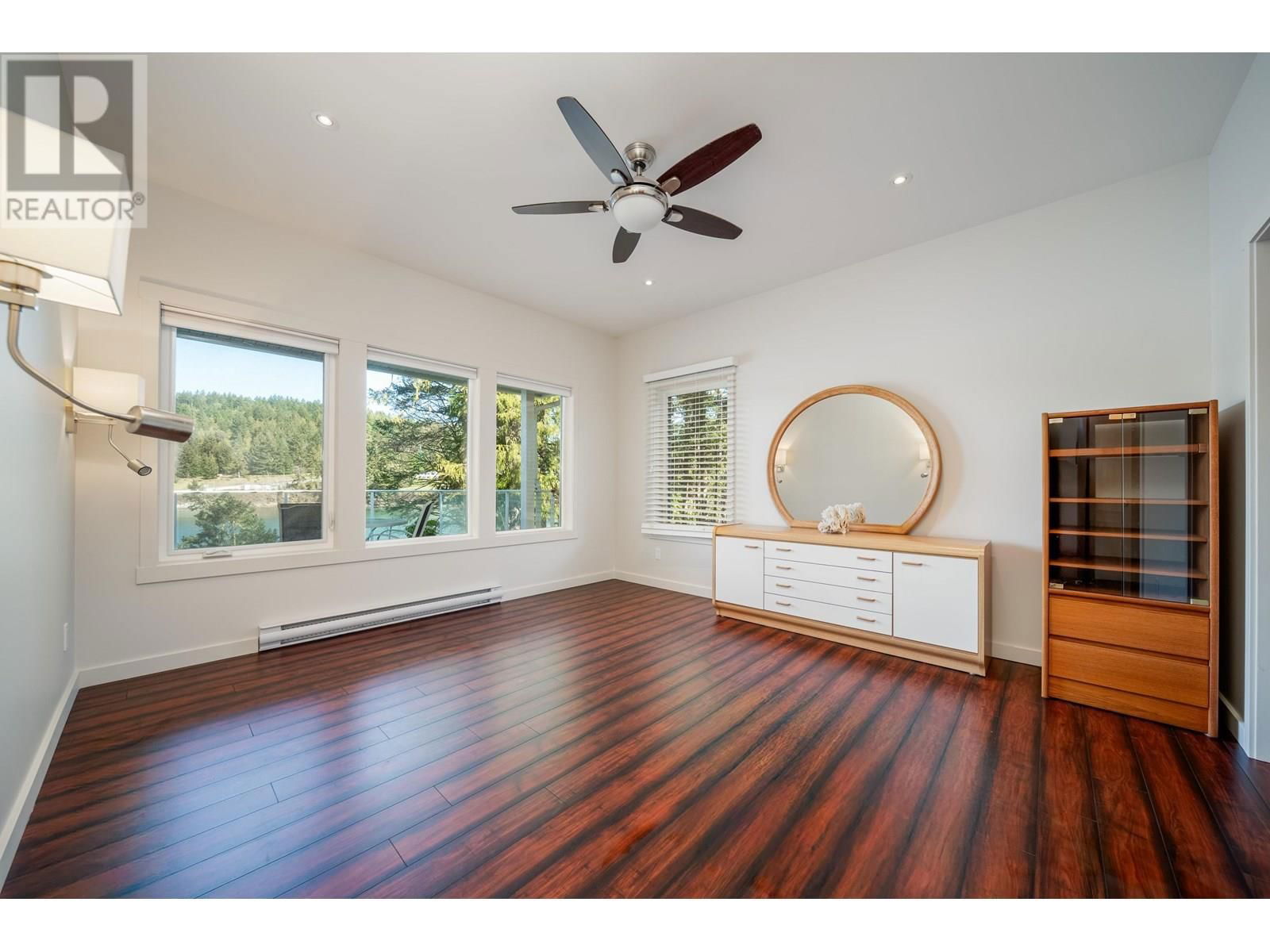225 MARINERS WAY Image 31