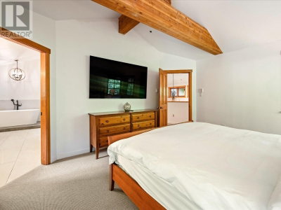 2240 NORDIC Drive | Whistler British Columbia | Slide Image Sixteen