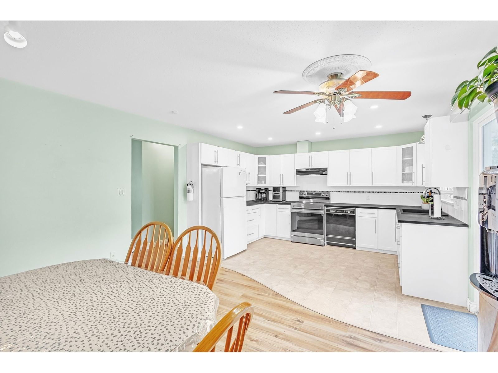 45763 TIMOTHY AVENUE Image 21