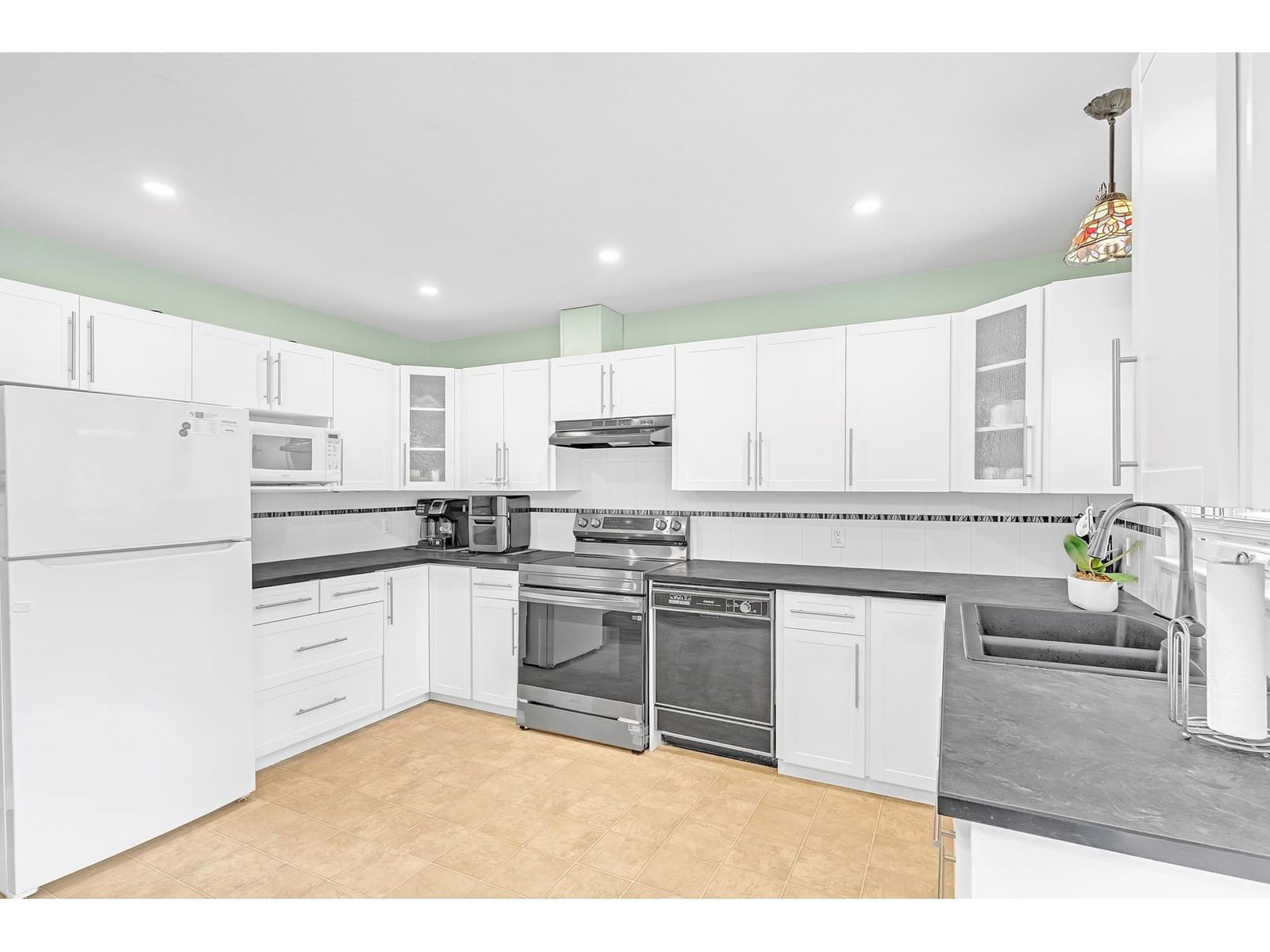 45763 TIMOTHY AVENUE Image 23