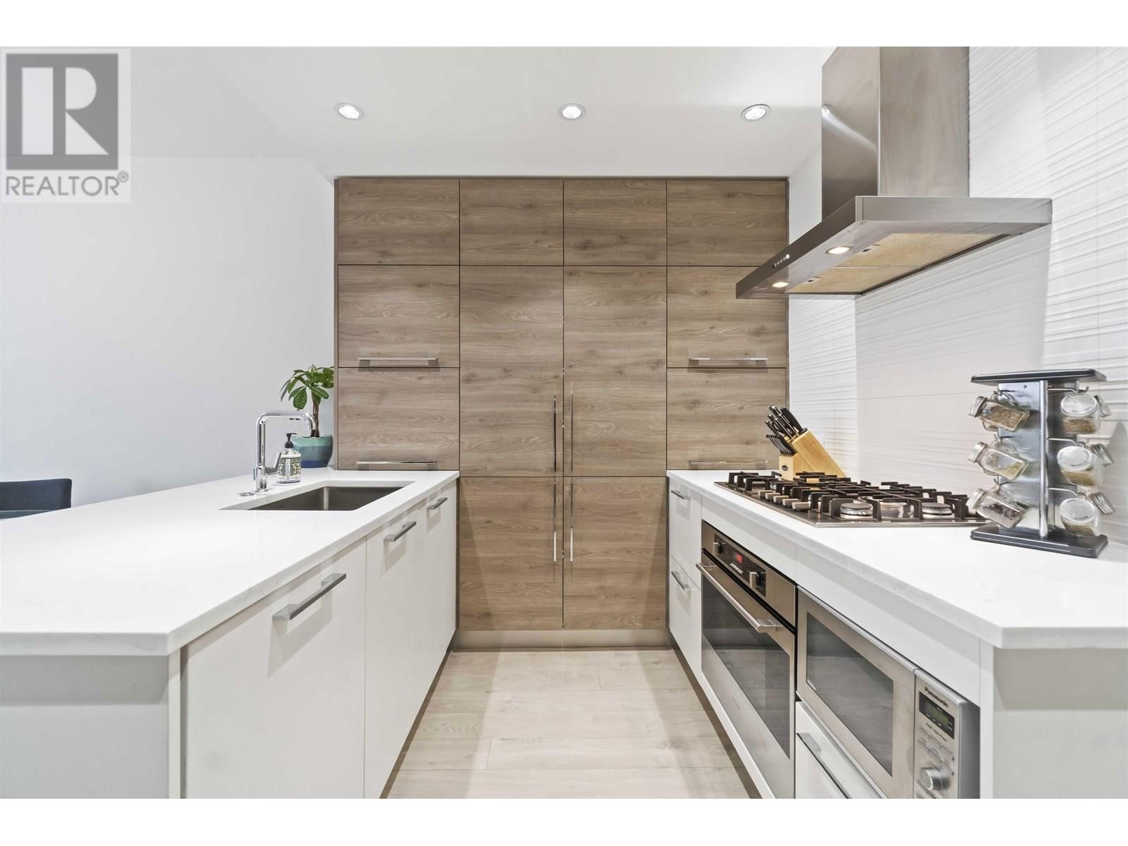 706 - 7388 KINGSWAY Image 5