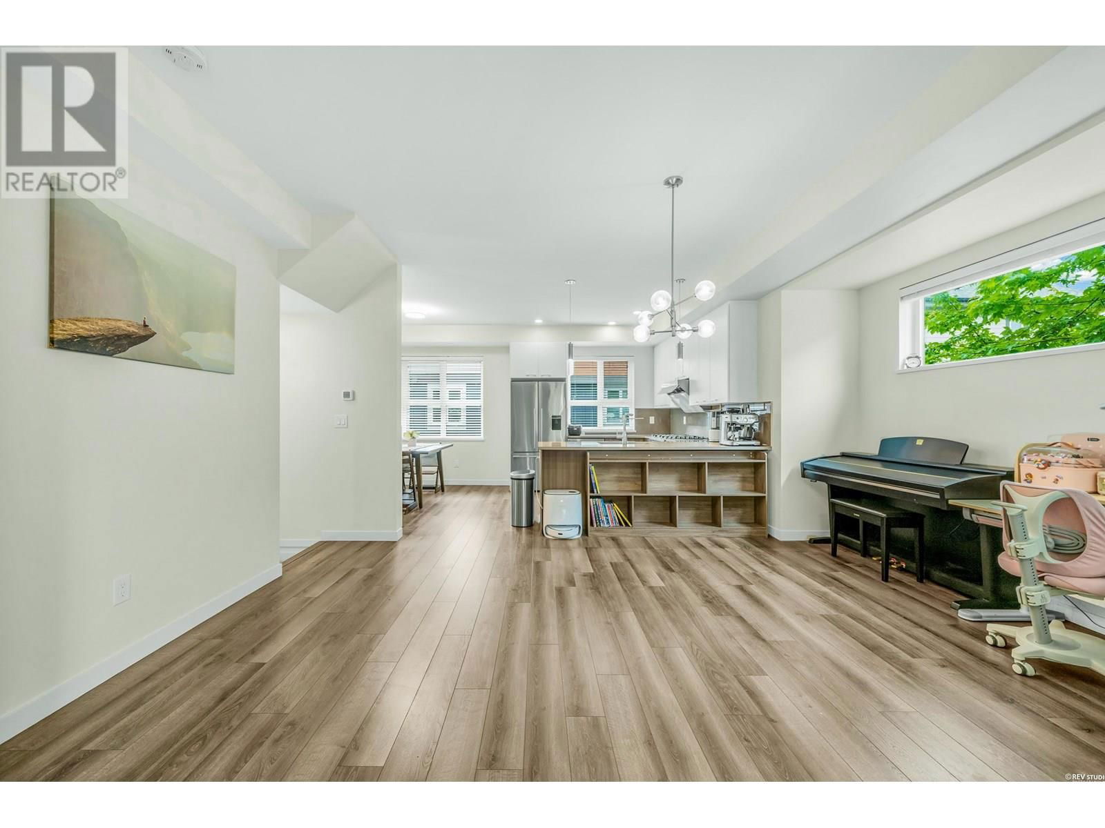 63 - 10311 RIVER DRIVE Image 6