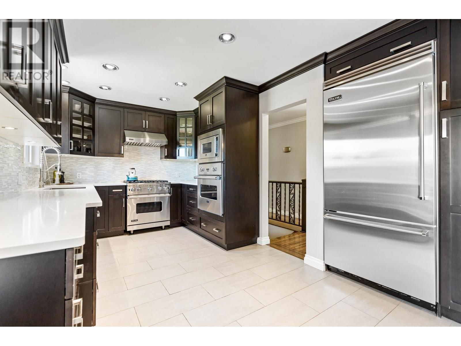 672 WILMOT STREET Image 11