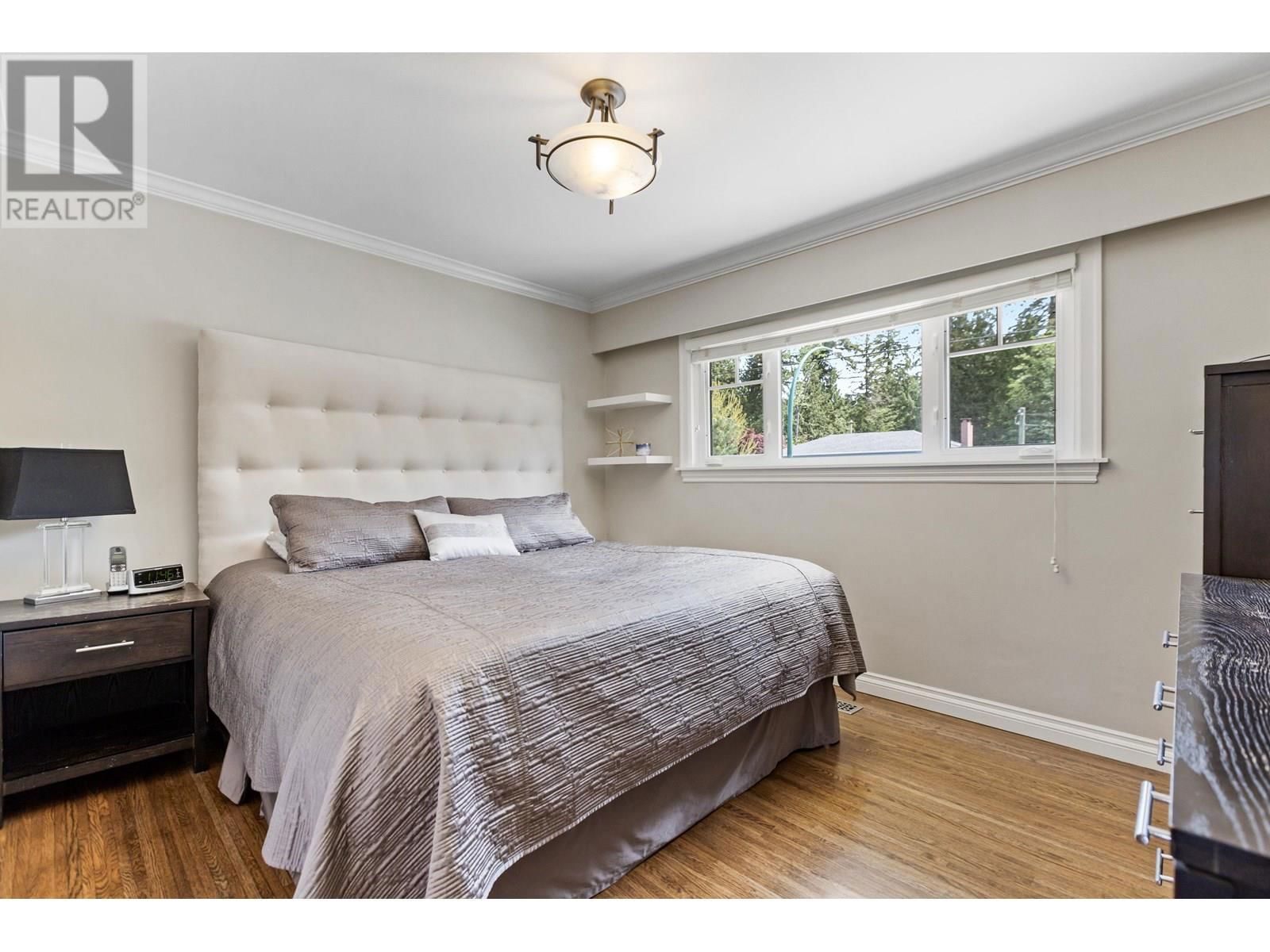 672 WILMOT STREET Image 18