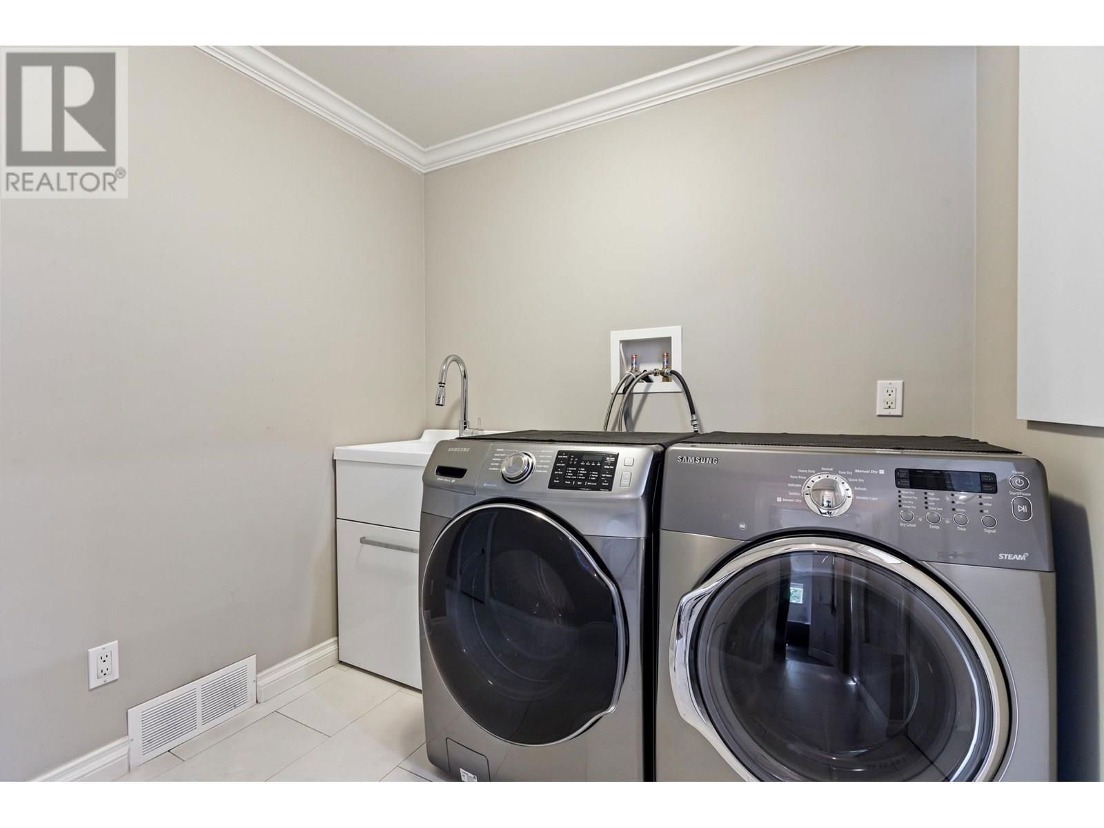 672 WILMOT STREET Image 30