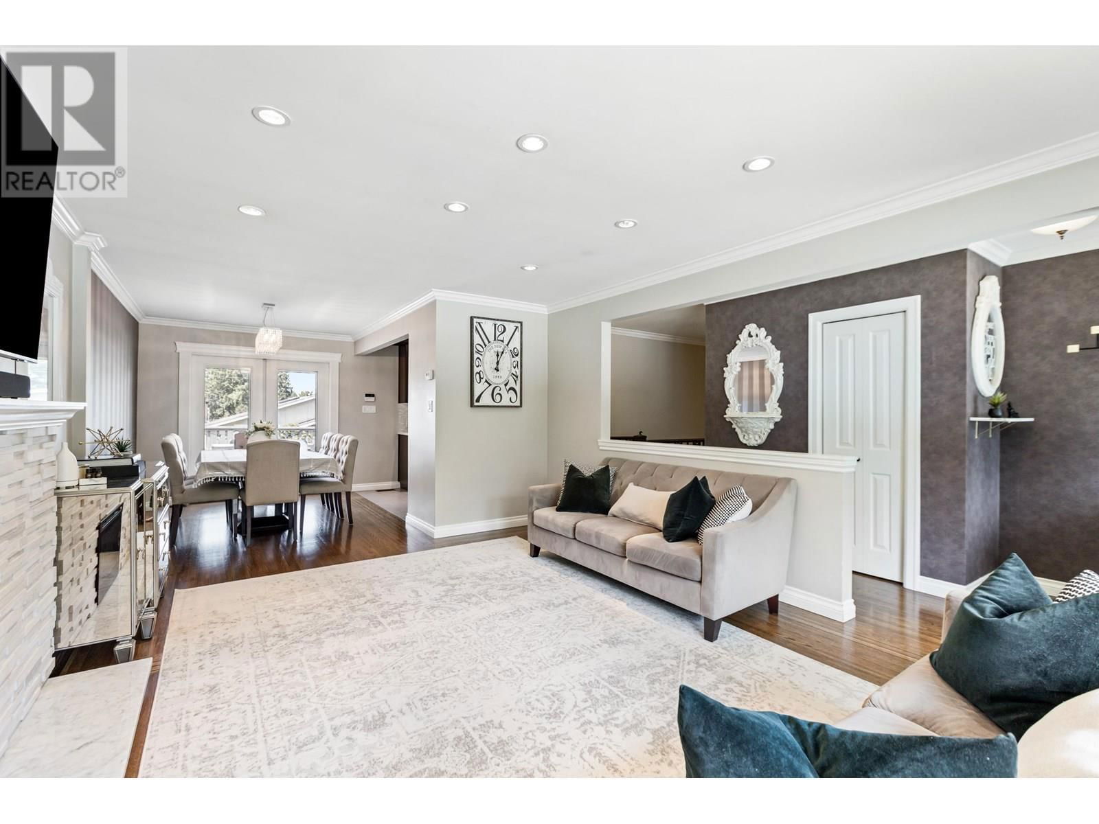 672 WILMOT STREET Image 7