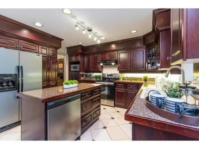 2780 ST MORITZ Way | Abbotsford British Columbia | Slide Image Twelve