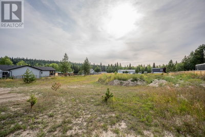 6506 GREY Crescent | Horse Lake British Columbia | Slide Image Six
