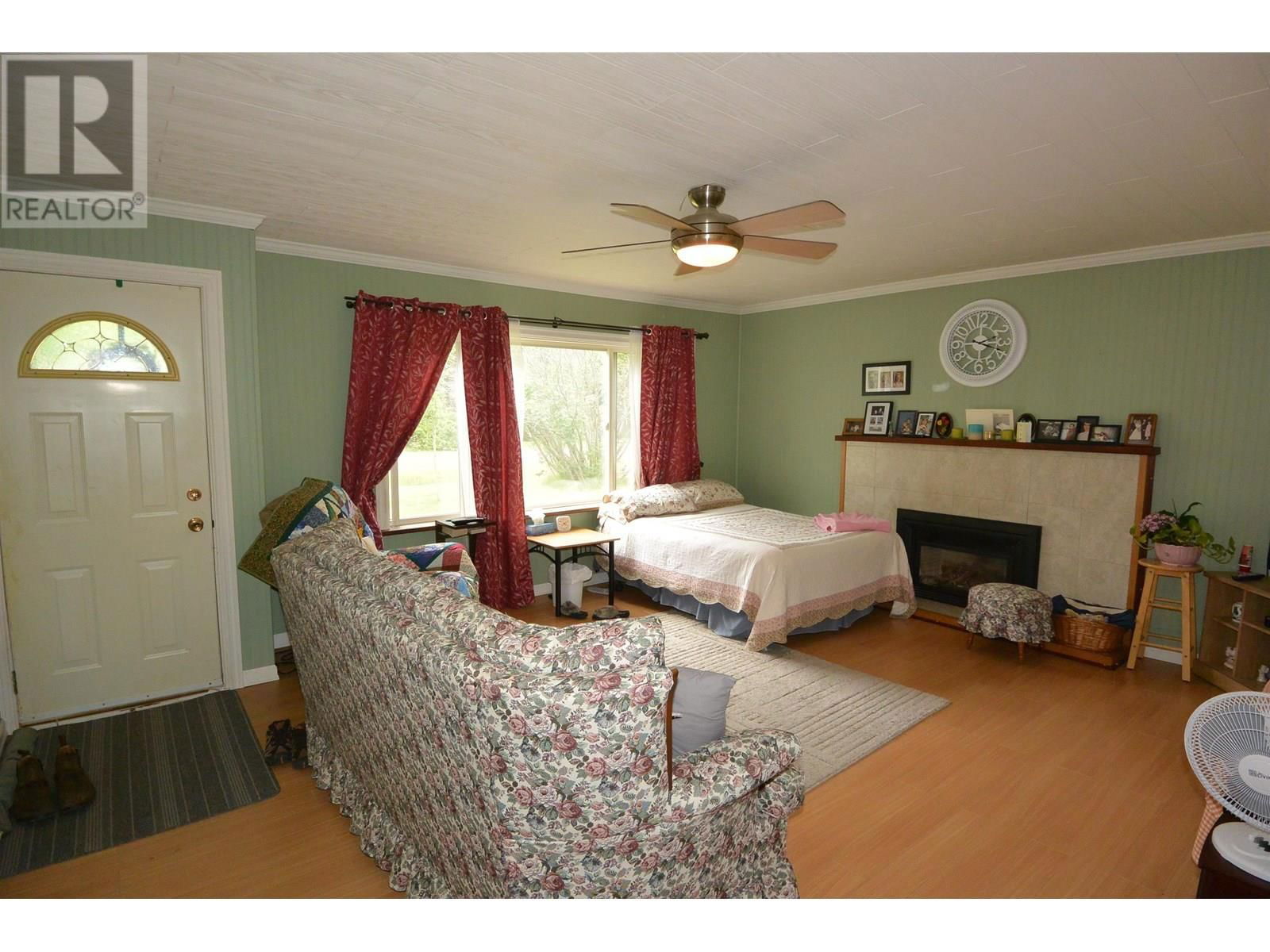 3568 2ND AVENUE Image 11