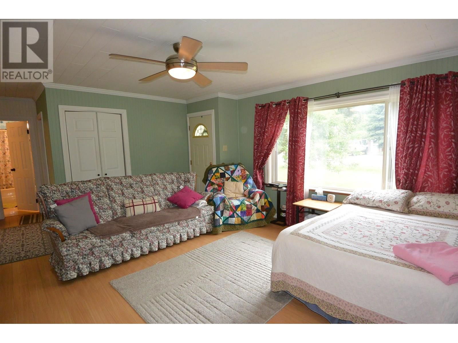 3568 2ND AVENUE Image 12