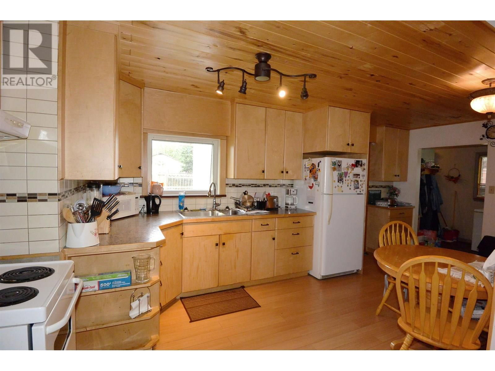 3568 2ND AVENUE Image 9