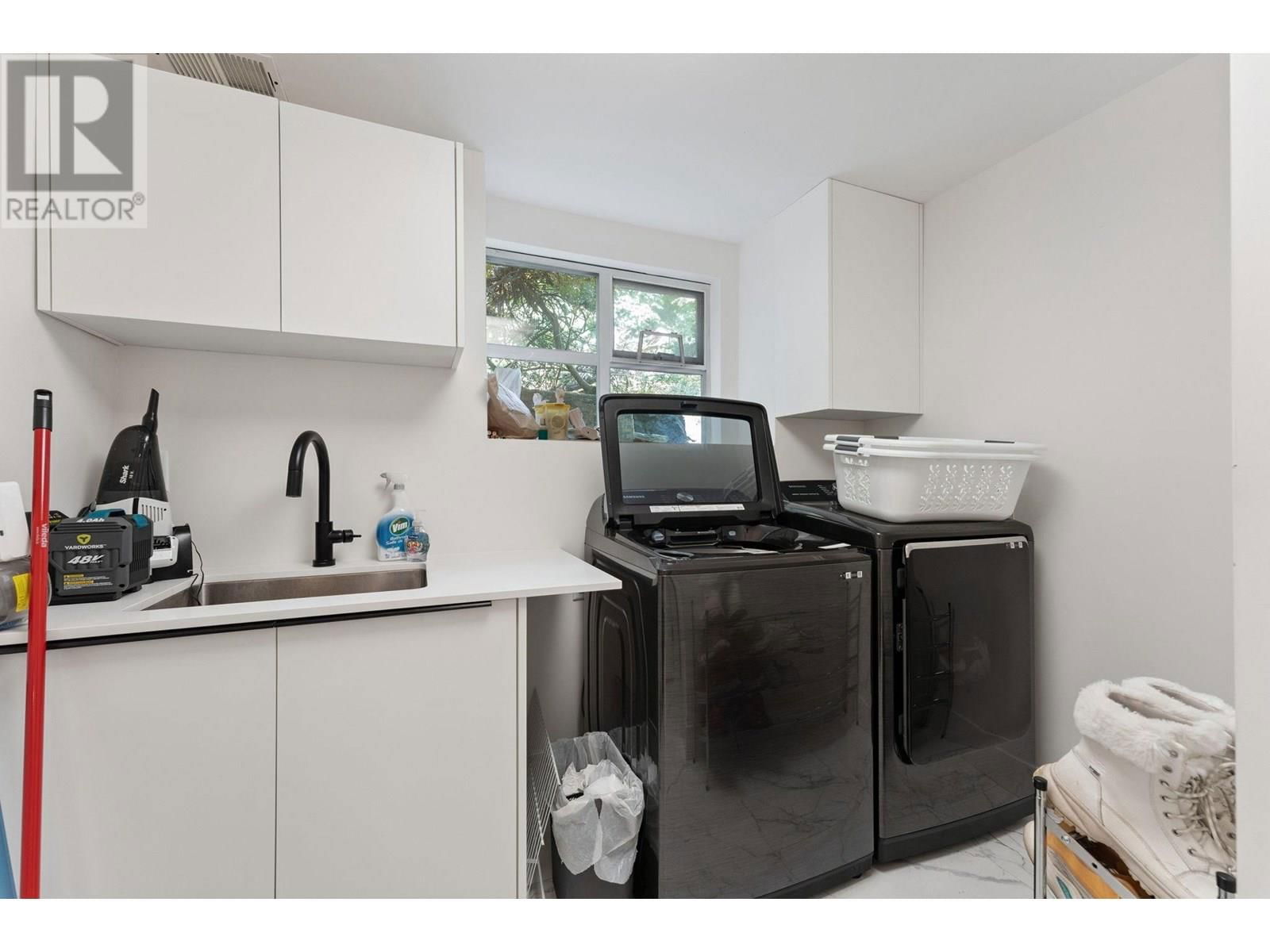 1725 ROSEBERY AVENUE Image 11