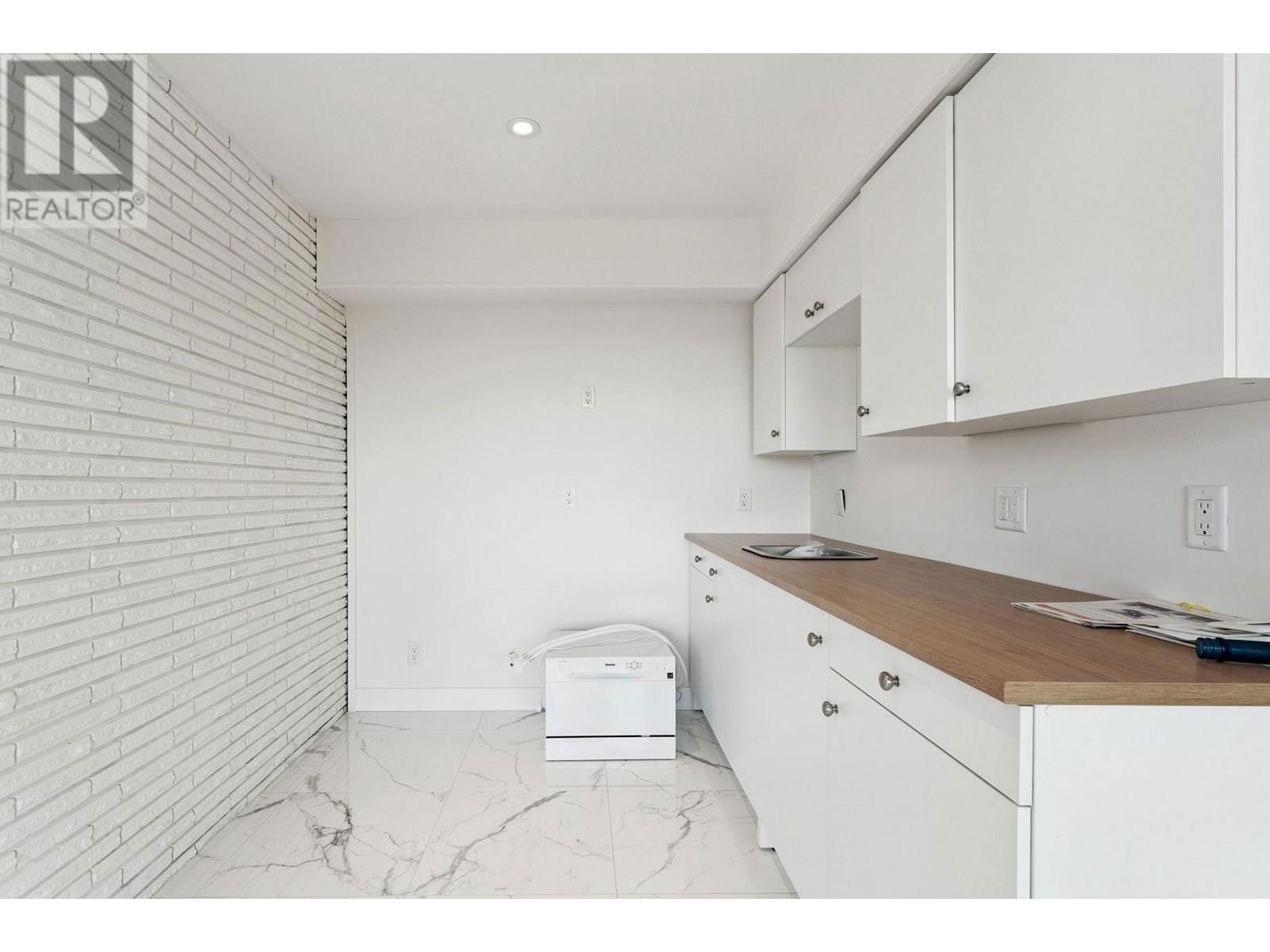 1725 ROSEBERY AVENUE Image 13