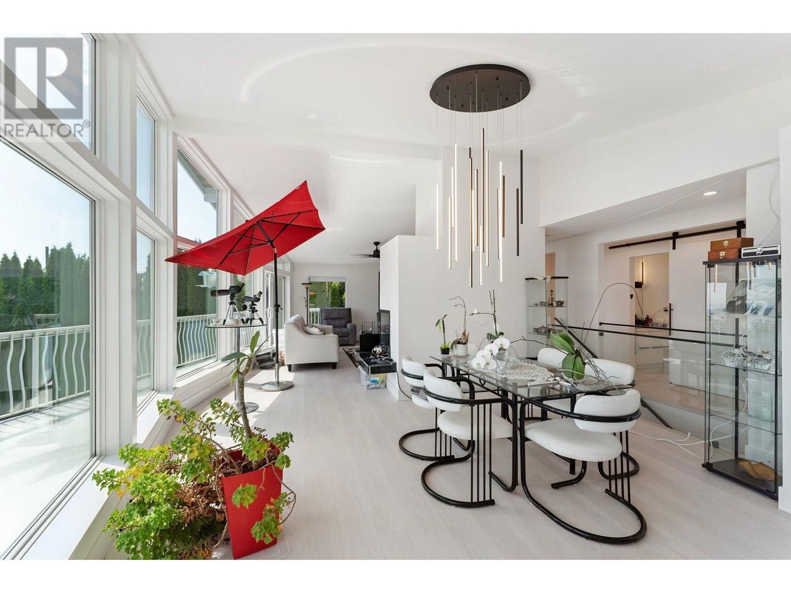 1725 ROSEBERY AVENUE Image 30