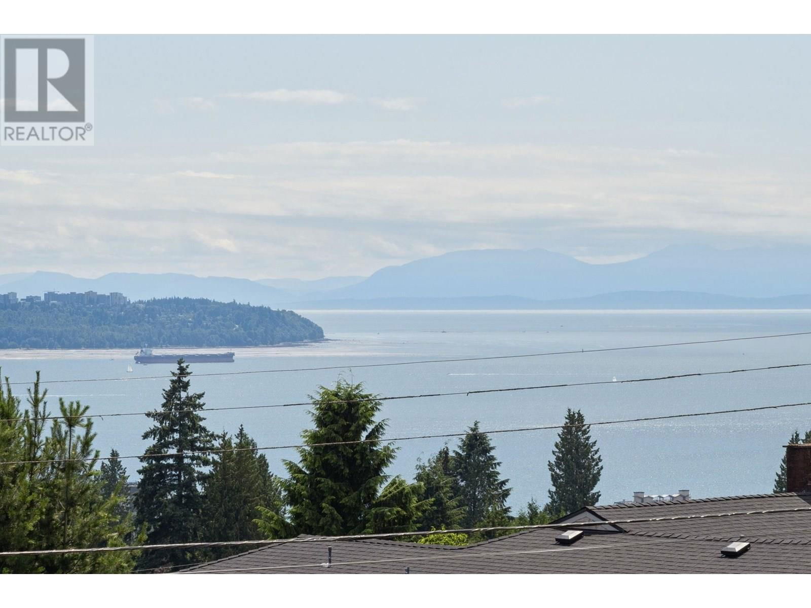 1725 ROSEBERY AVENUE Image 33