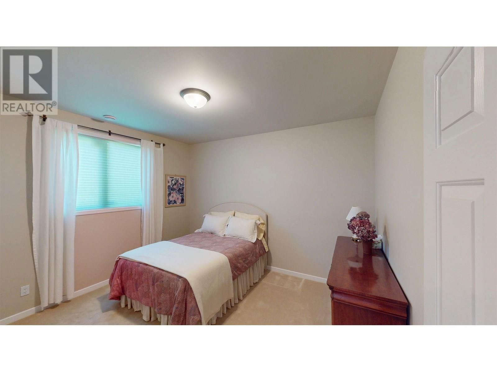11412 109 STREET Image 38