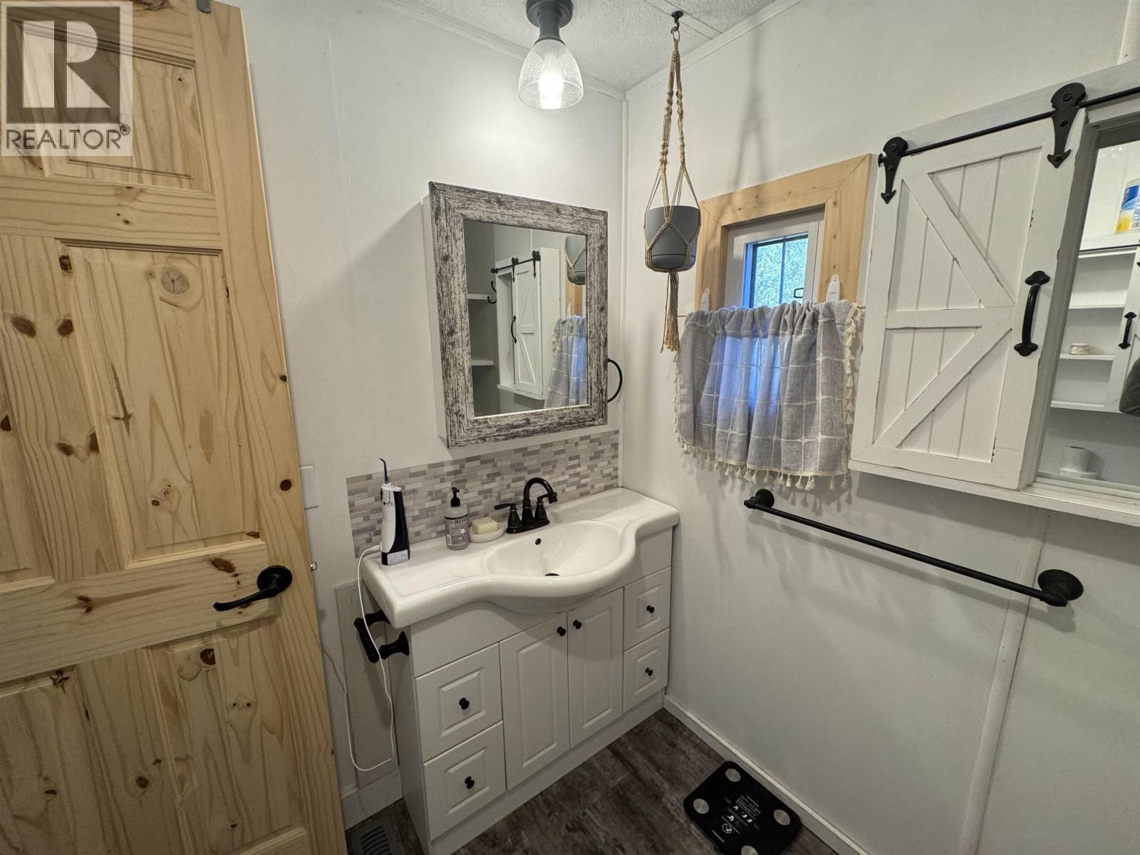 1460 7TH AVENUE Image 12