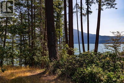 1345 CATALINA Road | Bowen Island British Columbia | Slide Image Five
