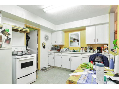 Image #1 of Commercial for Sale at 156, Surrey, British Columbia