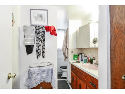 Image #1 of Commercial for Sale at 156, Surrey, British Columbia