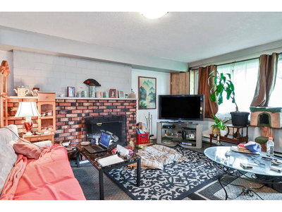 Image #1 of Commercial for Sale at 156, Surrey, British Columbia