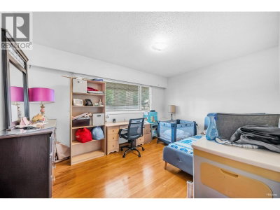 2975 41ST Avenue | Vancouver British Columbia | Slide Image Eight