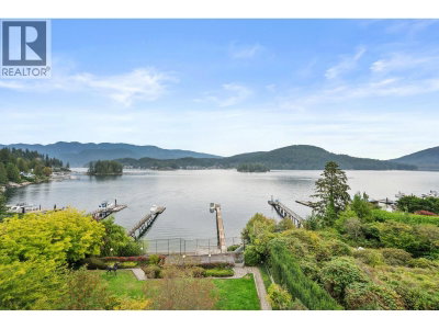 828 BEACHVIEW Drive | North Vancouver British Columbia | Slide Image Two