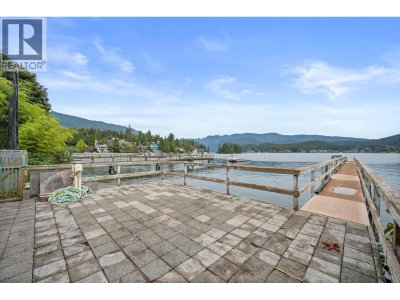 828 BEACHVIEW Drive | North Vancouver British Columbia | Slide Image Thirty