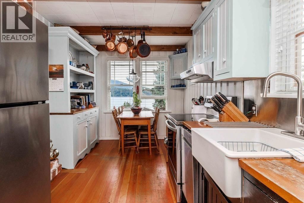 589 SEAVIEW ROAD Image 10