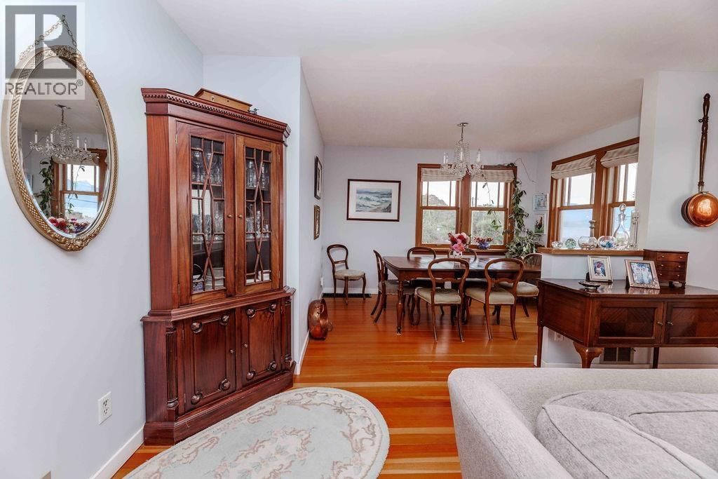 589 SEAVIEW ROAD Image 15