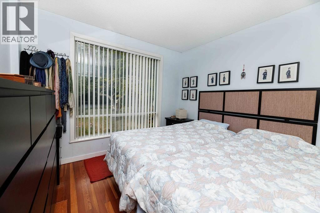 589 SEAVIEW ROAD Image 16