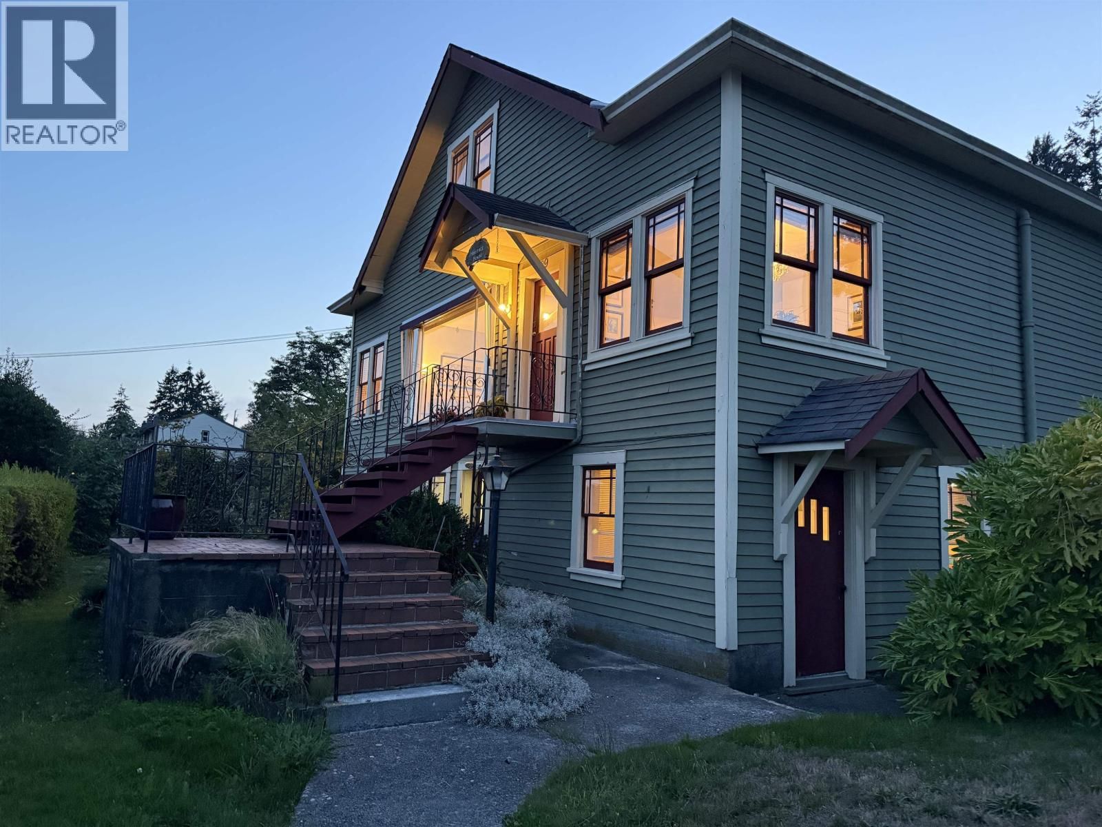 589 SEAVIEW ROAD Image 2