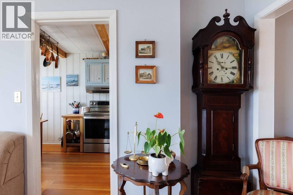 589 SEAVIEW ROAD Image 20