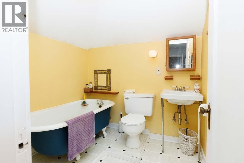 589 SEAVIEW ROAD Image 27