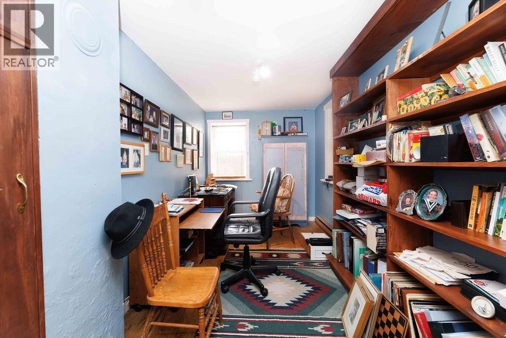 589 SEAVIEW ROAD Image 32